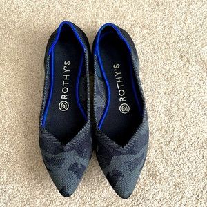 Rothys Pointe Dark/Grey camo